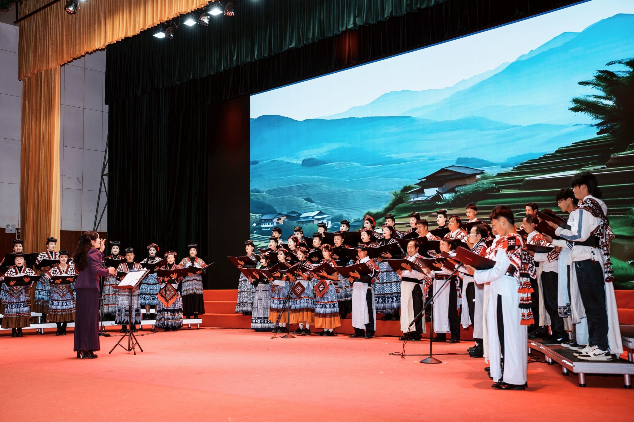 插甸鎮(zhèn) 凝聚團(tuán)結(jié)力量，共建美好家園的文藝創(chuàng)作實(shí)踐